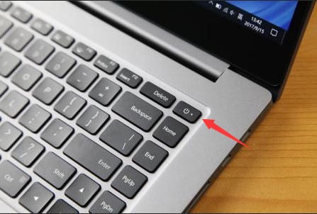 Win10电脑屏幕卡住不动了怎么办