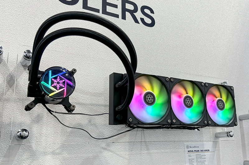 同时冷却双路 CPU，银昕展出 XE360-Dual 双冷头一体式水冷散热器