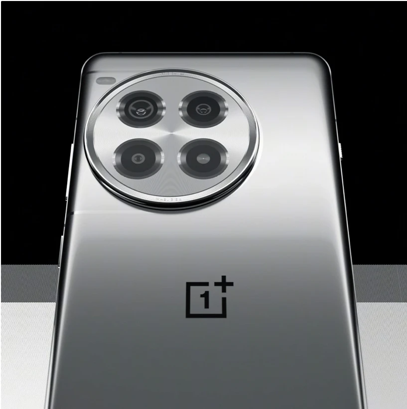 一加Ace 3 Pro新色‘钛空镜银’发布：银色亮面与液态金属工艺的完美结合