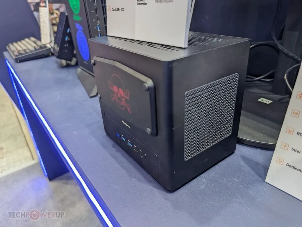 铭凡子品牌“原子侠”展示 X7 Pt:“全球体积最小的内置水冷迷你主机”,双 2.5G 网口