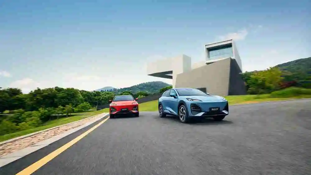 深蓝S07智驾体验再升级，City LCC Plus刷新红绿灯路口通行体验