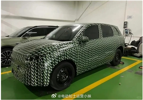 零跑A12谍照曝光,11 月广州车展有望首发,纯电增程双动力