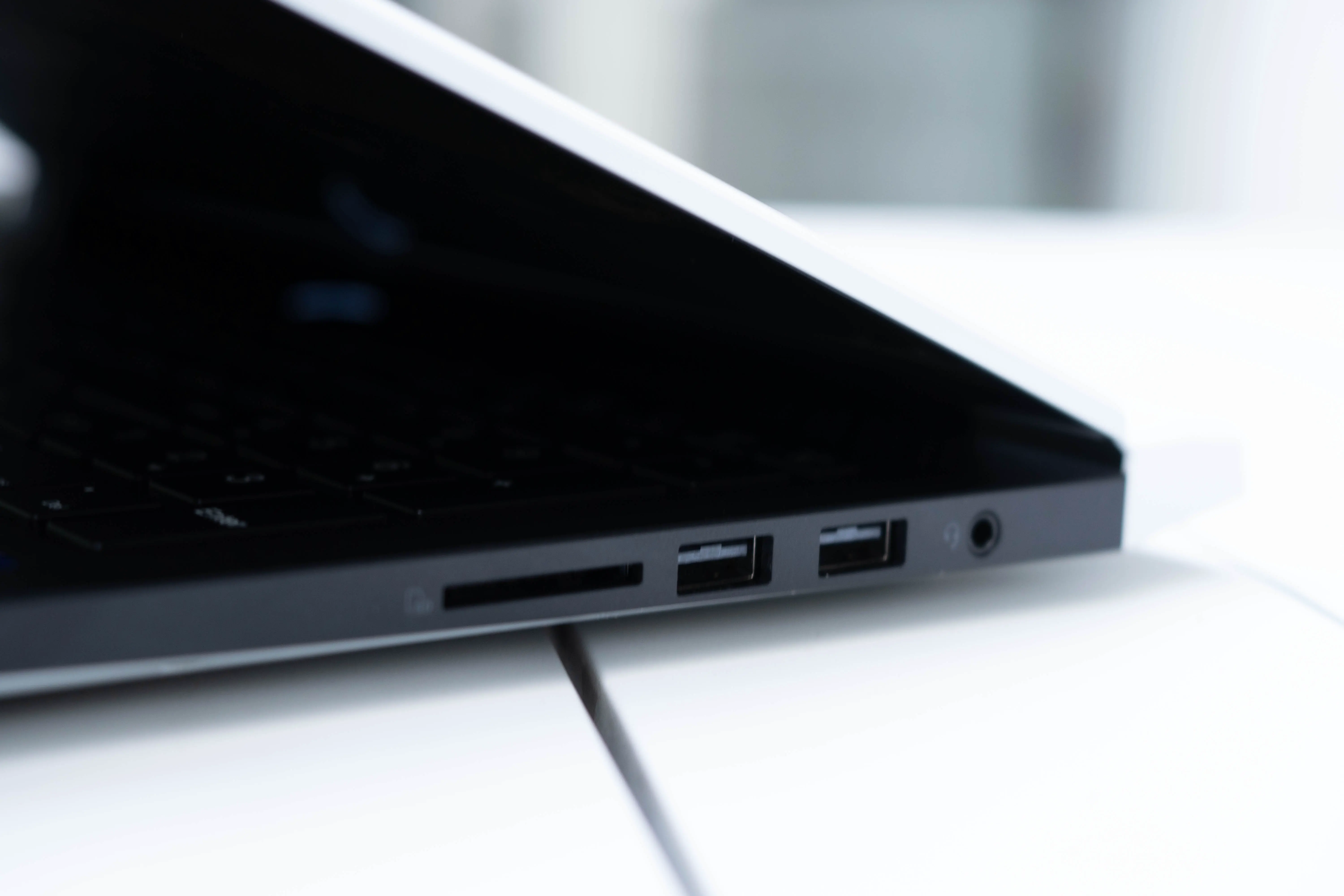 机械师曙光16 Air评测：酷睿Ultra加持，有AI PC那味儿了