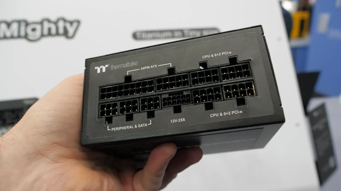 小巧身材钛金牌，曜越发布 Toughpower SFX Titanium 1200W 电源