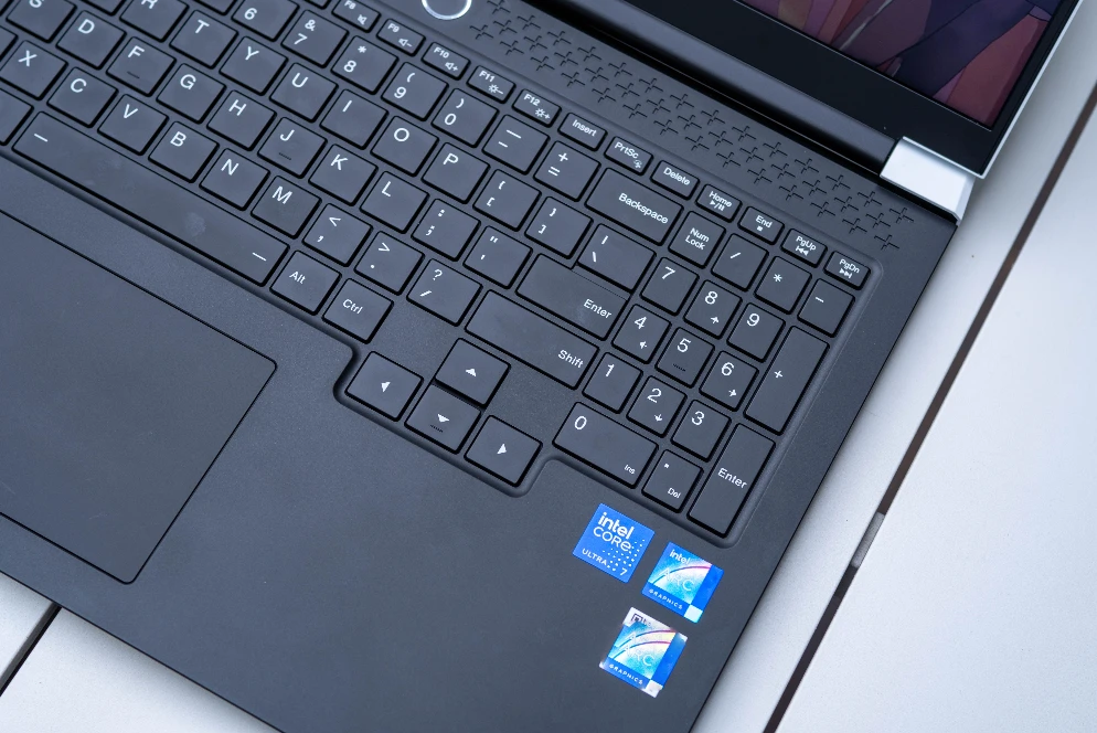 机械师曙光16 Air评测：酷睿Ultra加持，有AI PC那味儿了