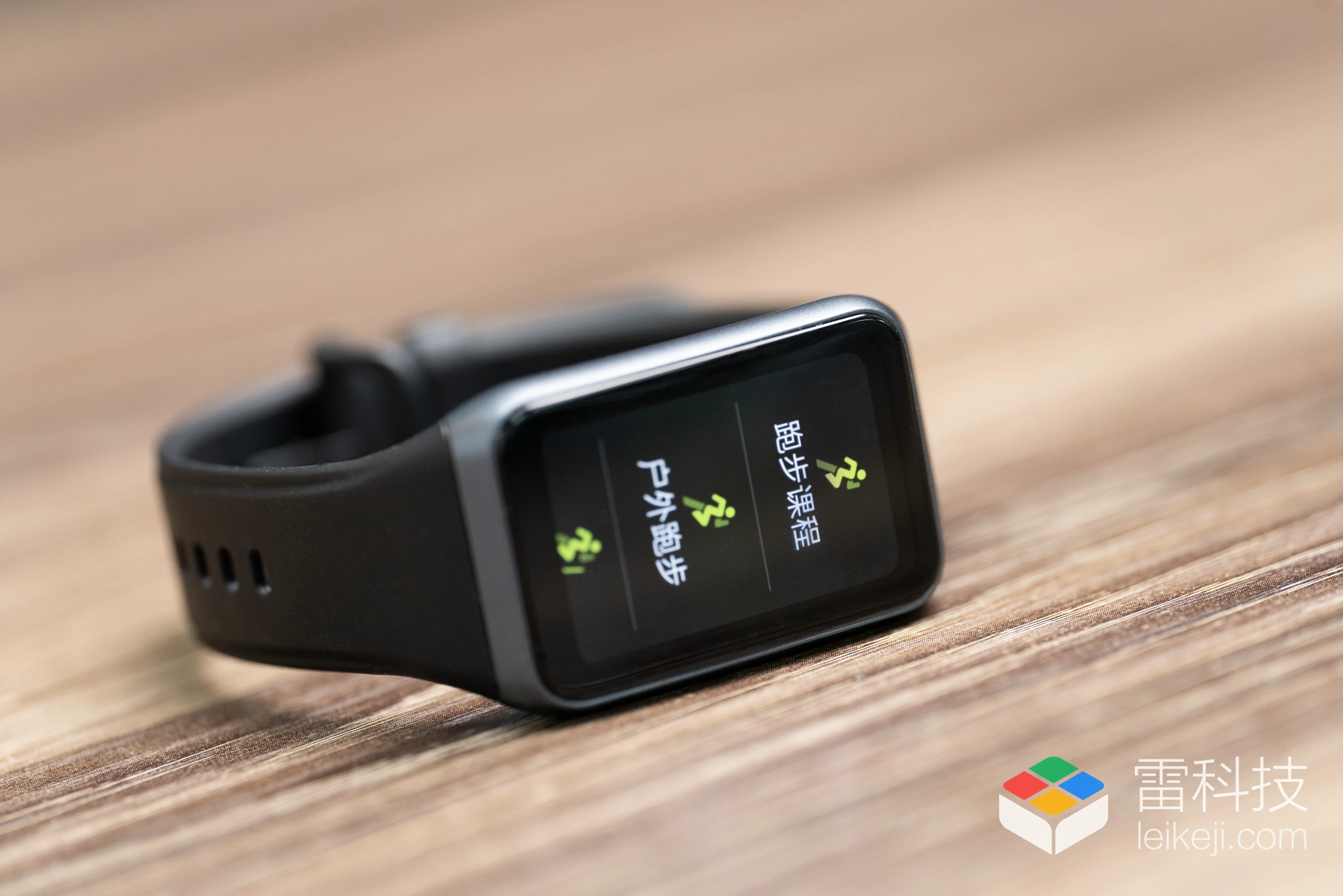 OPPO手环2图赏：手环身材、手表实力