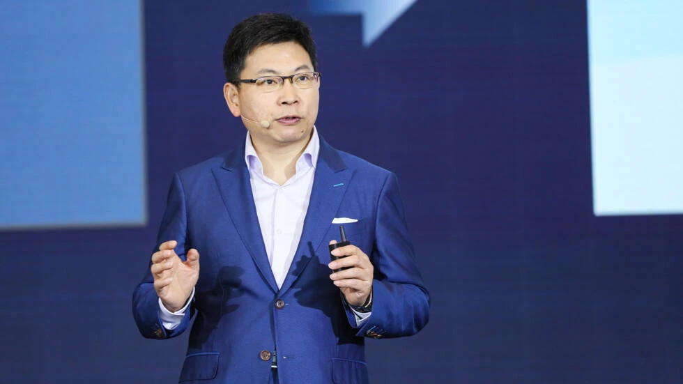 余承东卸任华为终端BG CEO,何刚将接任