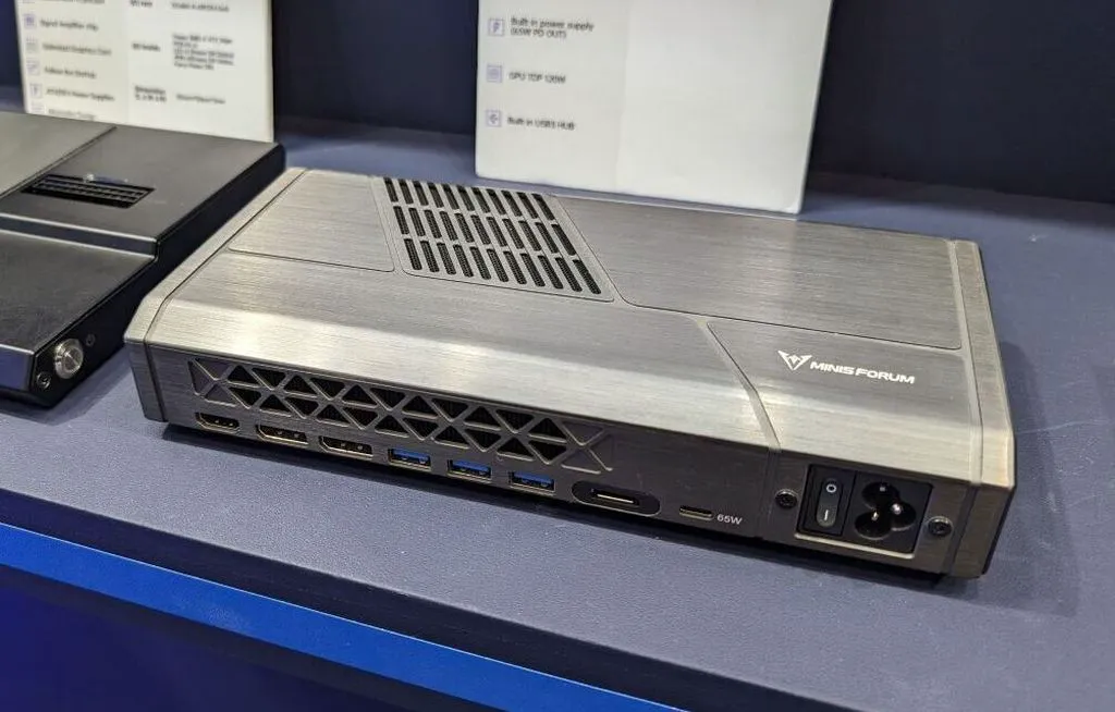 铭凡展示 R3GAF 外置显卡:最高 63 Gbps 传输、配 AMD RX 7600M XT GPU