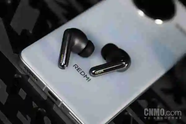REDMI Buds 6 Pro：无惧噪音 沉浸体验好声音 